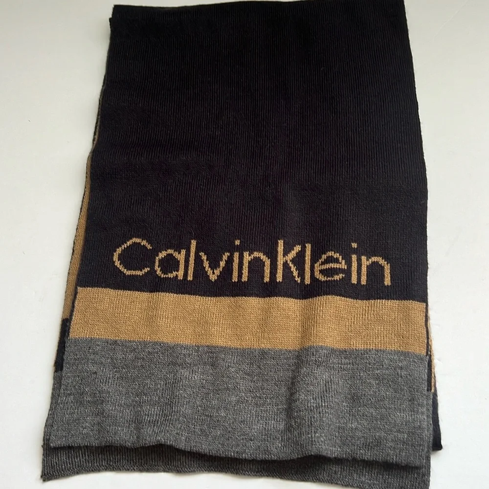 CALVIN KLEIN Men's SCARF Used